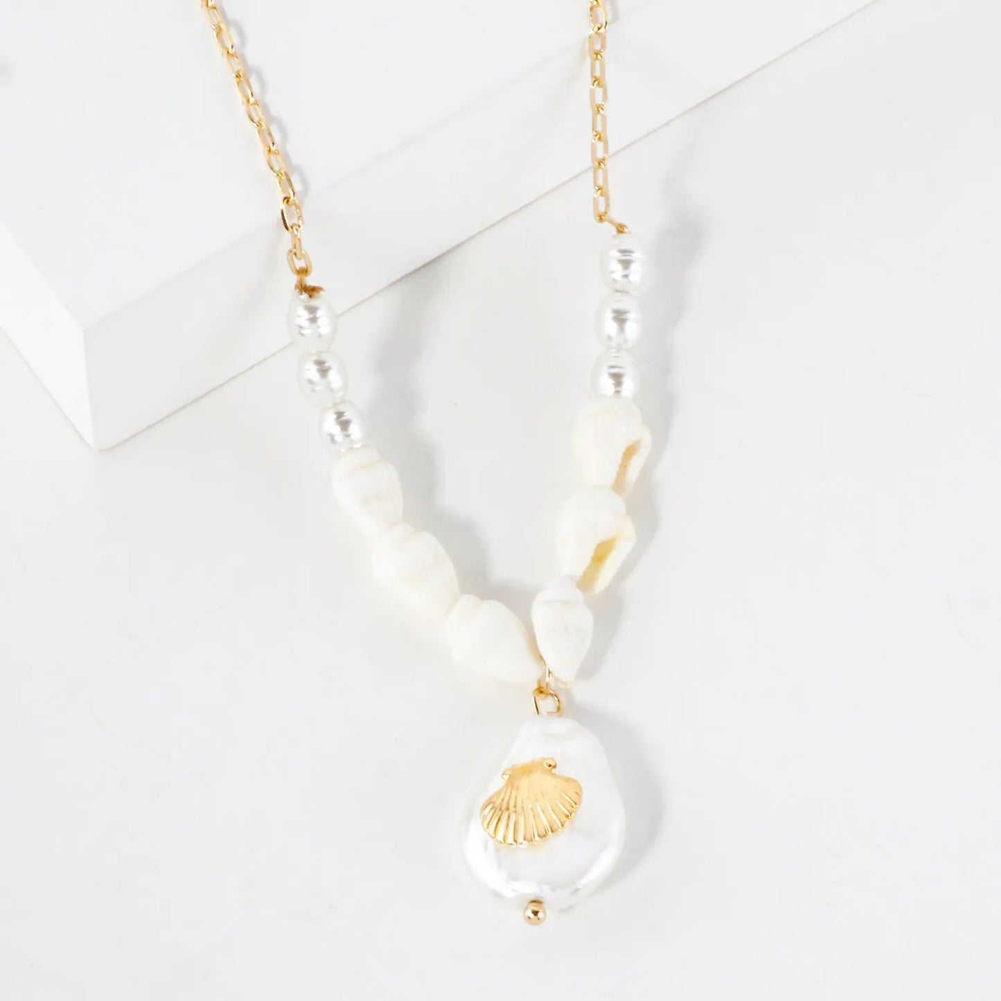 Seashell Teardrop Pearl Pendant Sea-Life Necklace