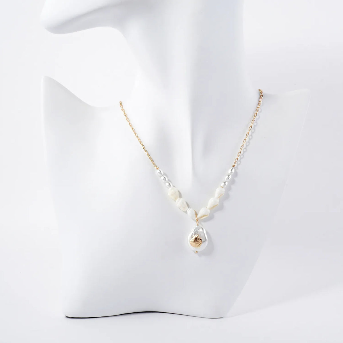 Seashell Teardrop Pearl Pendant Sea-Life Necklace