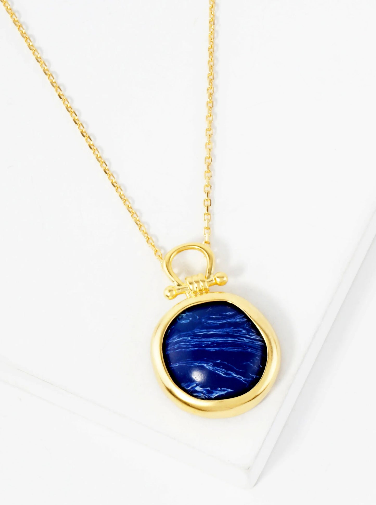 Semi-Precious Natural-Stone Round-Shaped Pendant Hypoallergenic 18K-Gold-Dipped Necklace