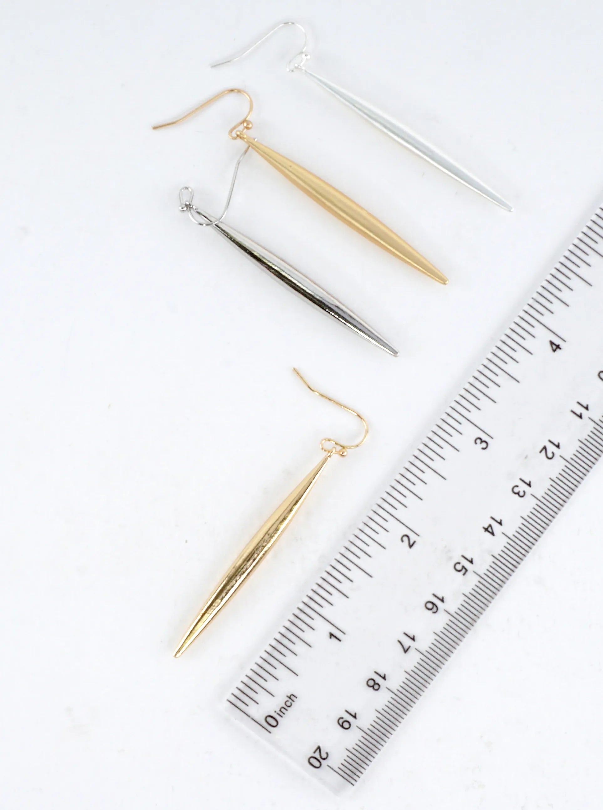 Sleek-Sculptural-Drop-Earrings-33-HE4287-GD-1-0QI83L03042526K0339.jpg