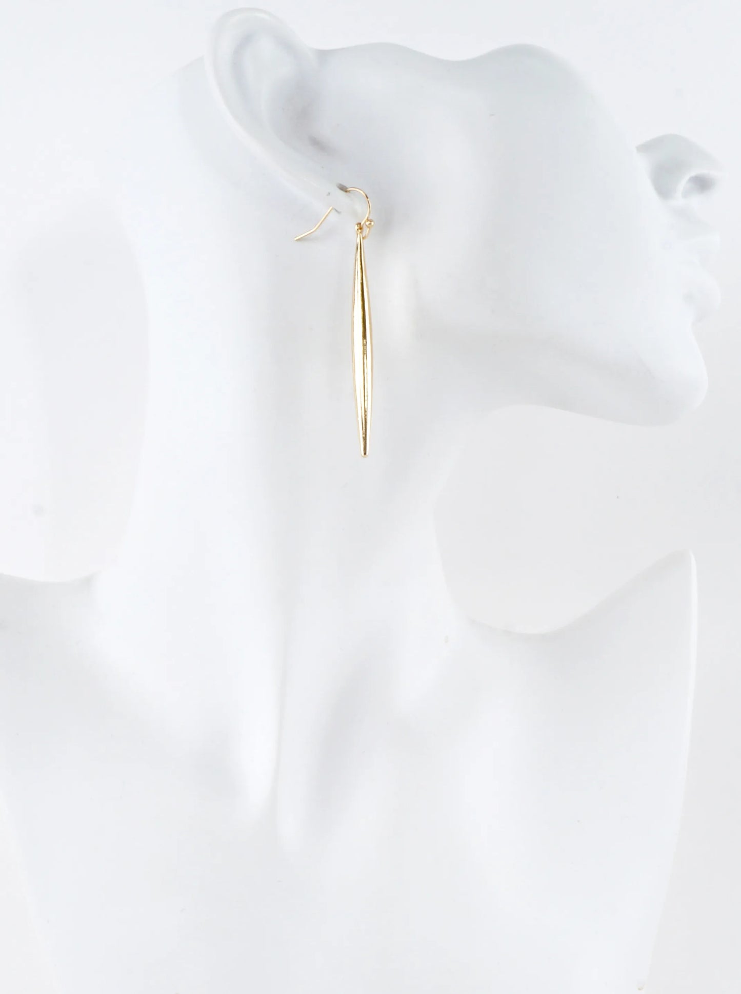 Sleek-Sculptural-Drop-Earrings-33-HE4287-GD-2-TH0RD803042526K0339.jpg