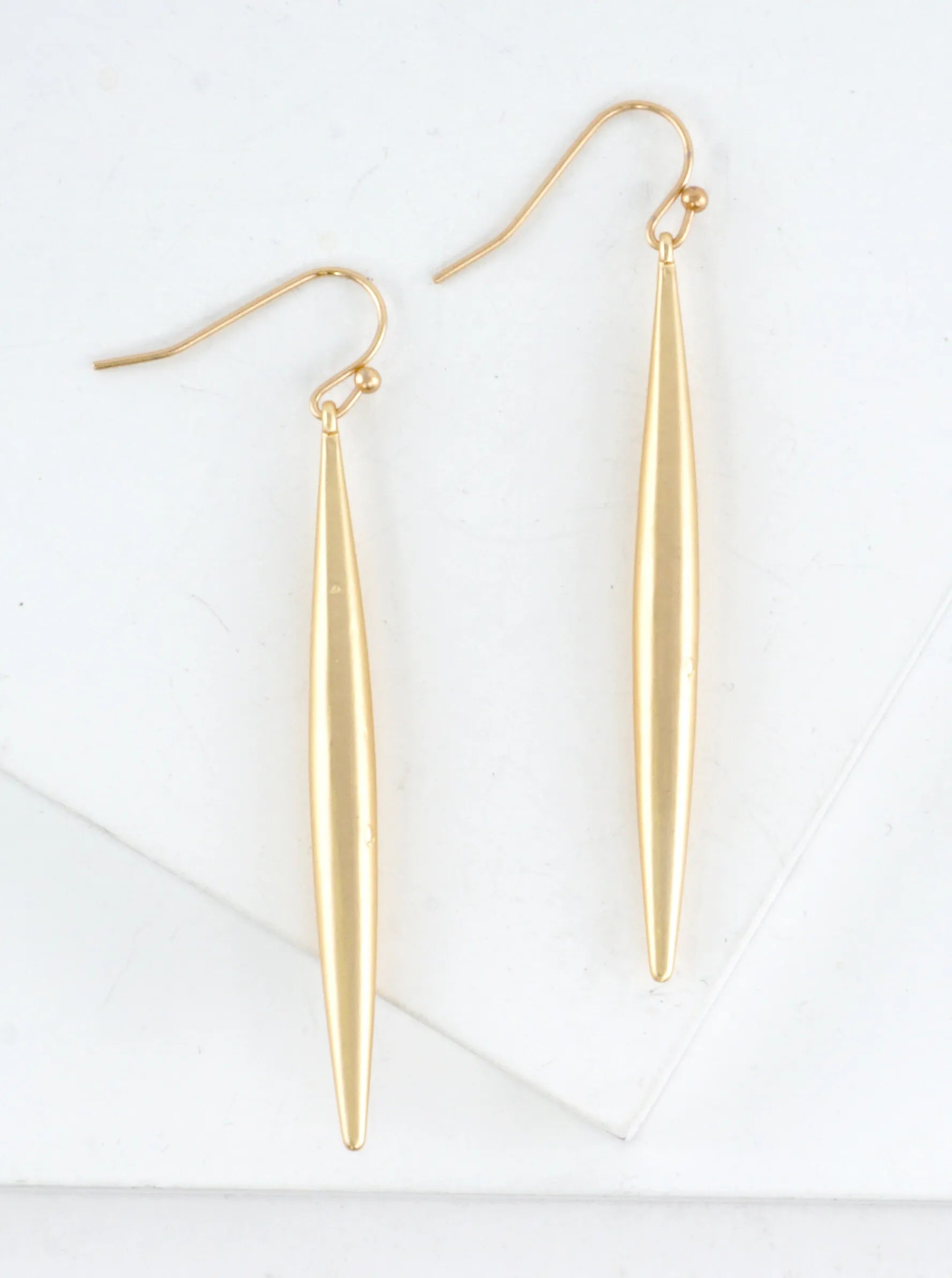 Sleek-Sculptural-Drop-Earrings-33-HE4287-MG-0-H3M6SG03042526K0339.jpg