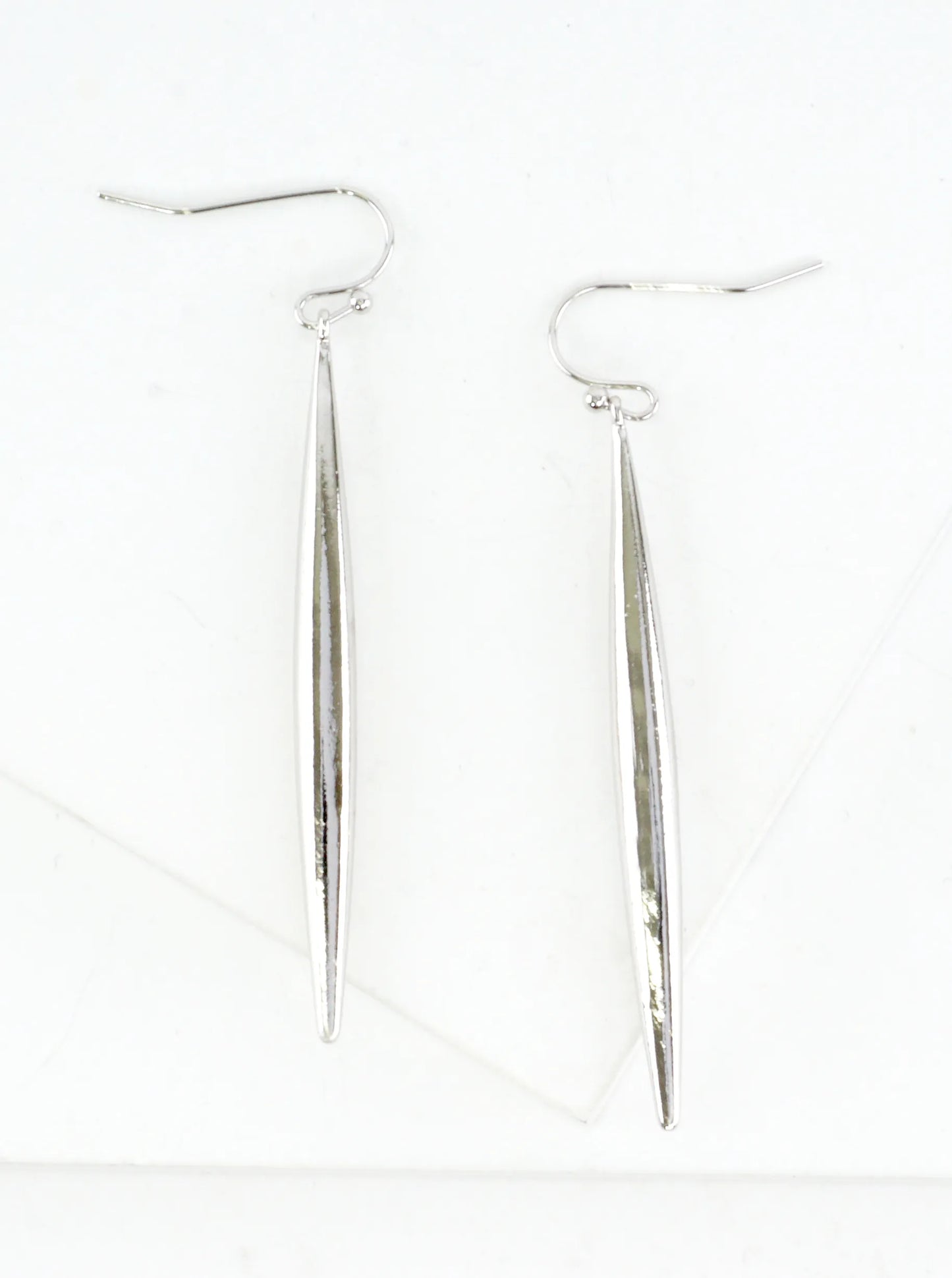 Sleek-Sculptural-Drop-Earrings-33-HE4287-RH-0-F0BYQH03042526K0339.jpg