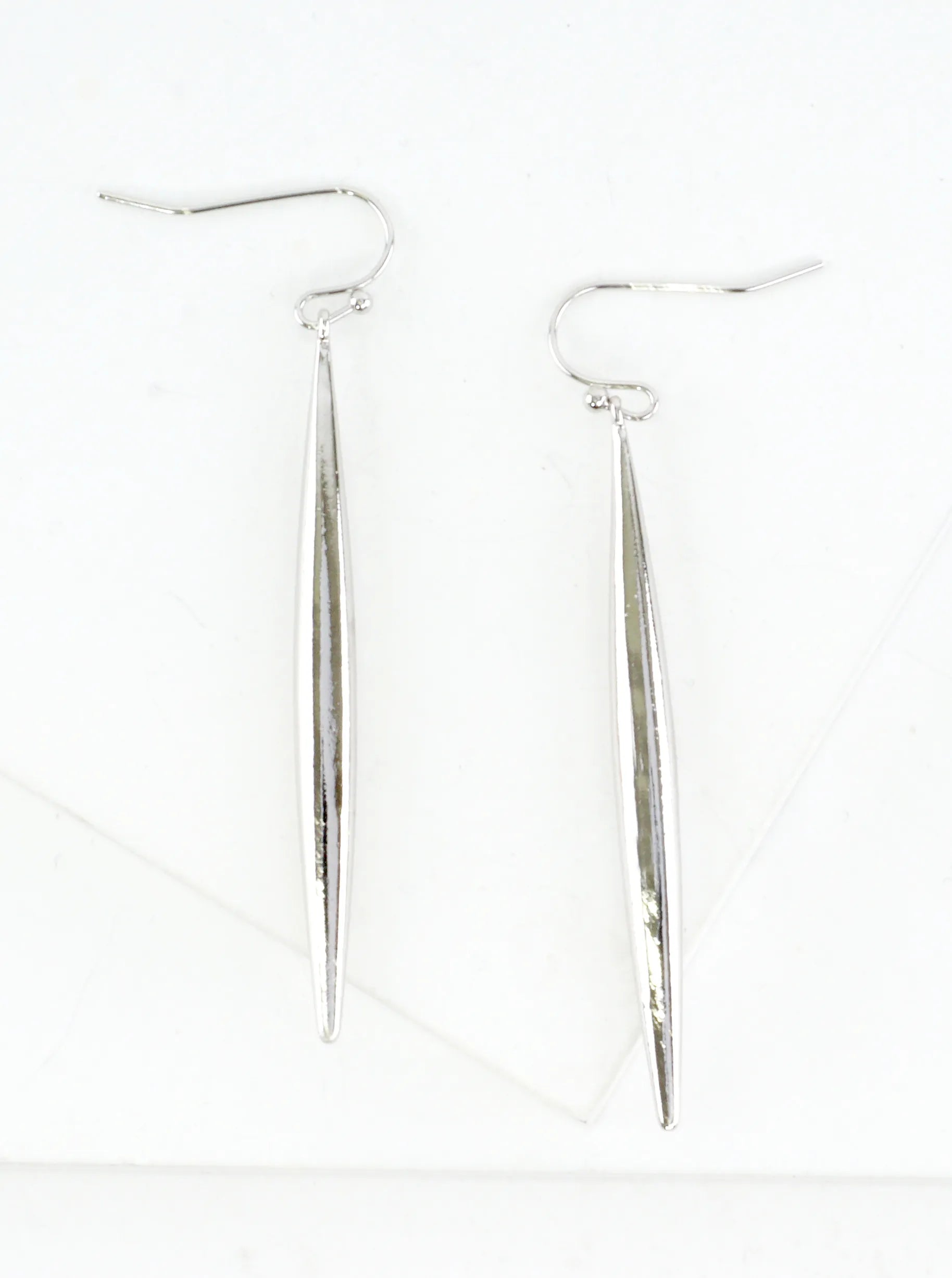 Sleek-Sculptural-Drop-Earrings-33-HE4287-RH-0-F0BYQH03042526K0339.jpg