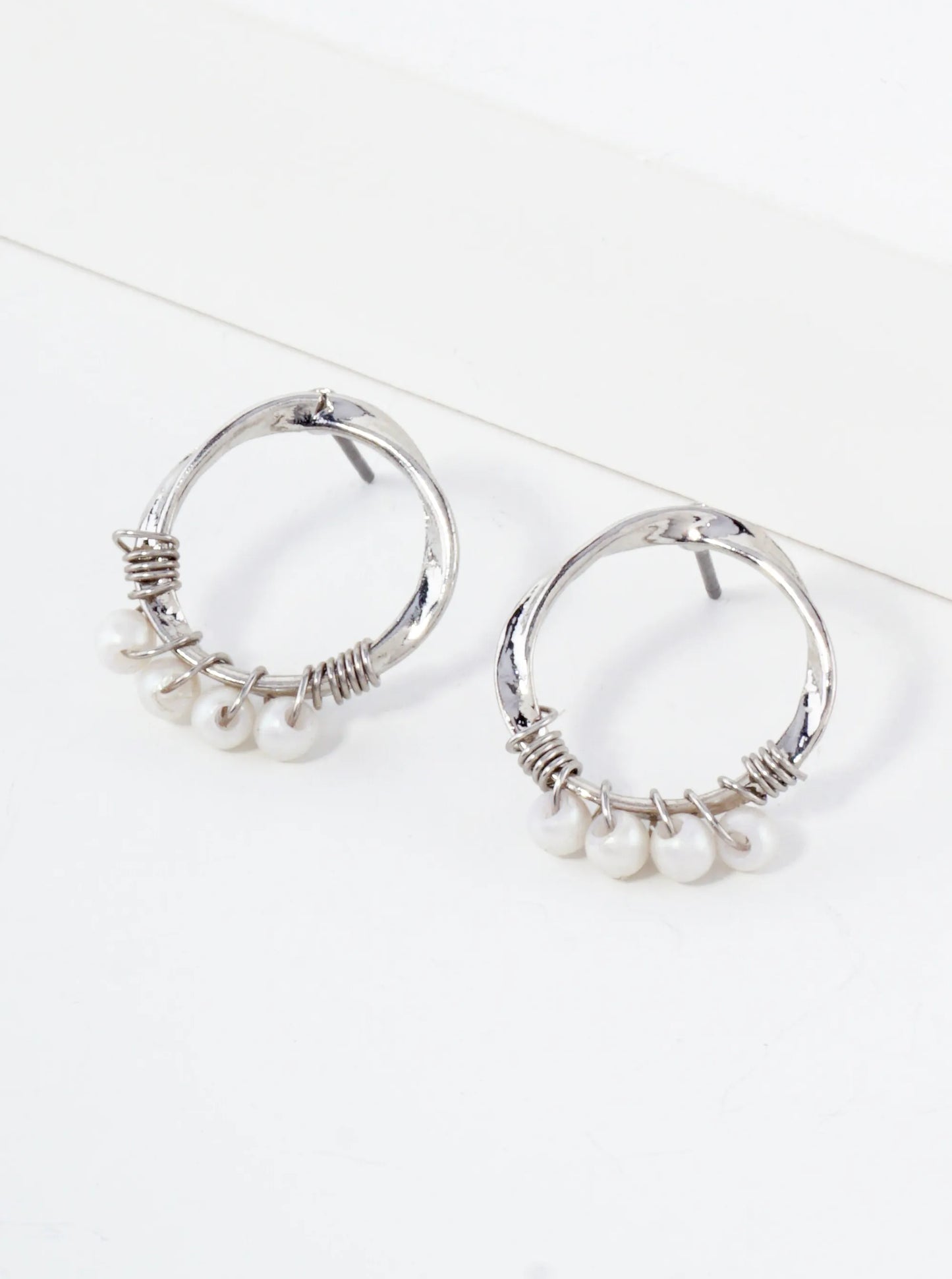 Small Circle Post Earrings With Wired Pearls