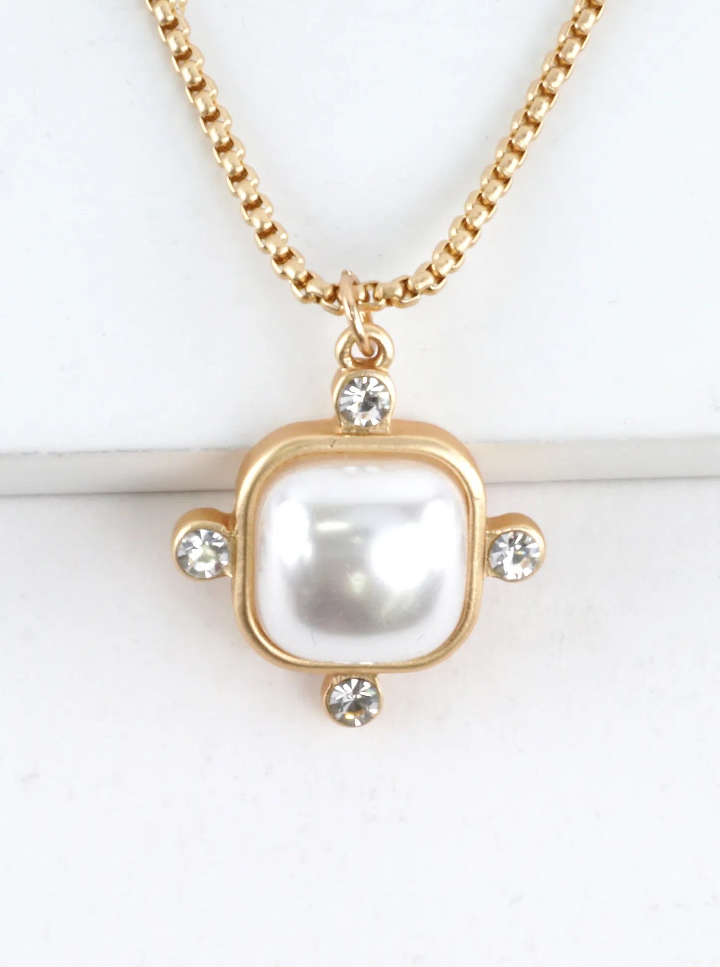 Square Pearl Embedded Pendant Necklace