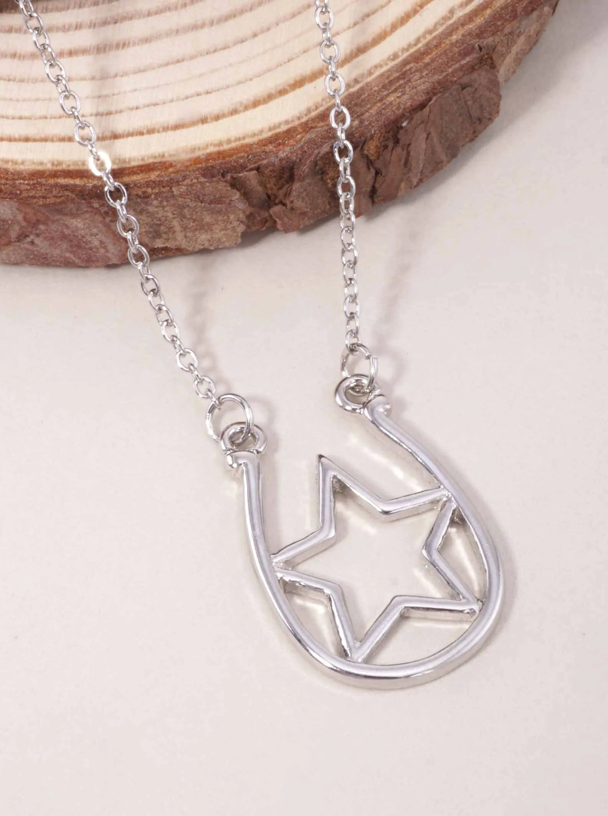 Star-Cutout-Horseshoe-Pendant-Necklace-61-N7142-RH-0-7F7B1C31084226K1135.jpg