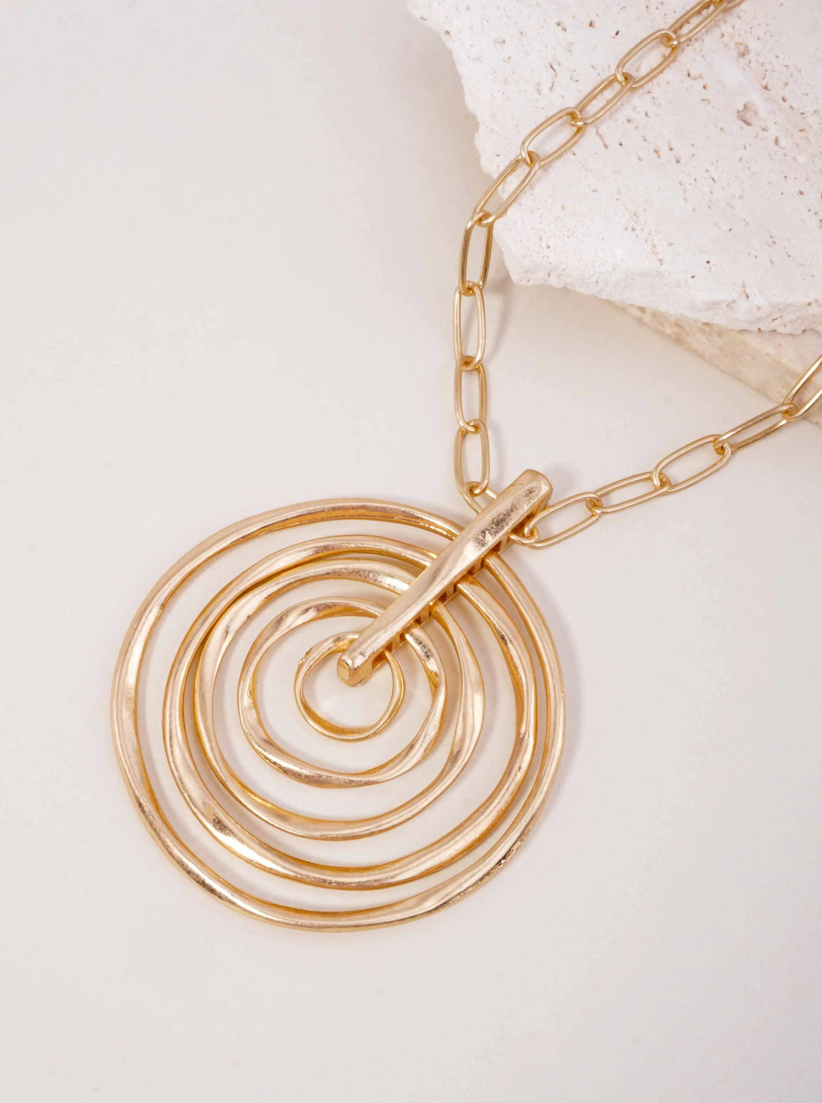 Statement-Multi-Circle-Matte-Pendant-Necklace-33-QN4798-WG-0-D11G6823090626K0514.jpg