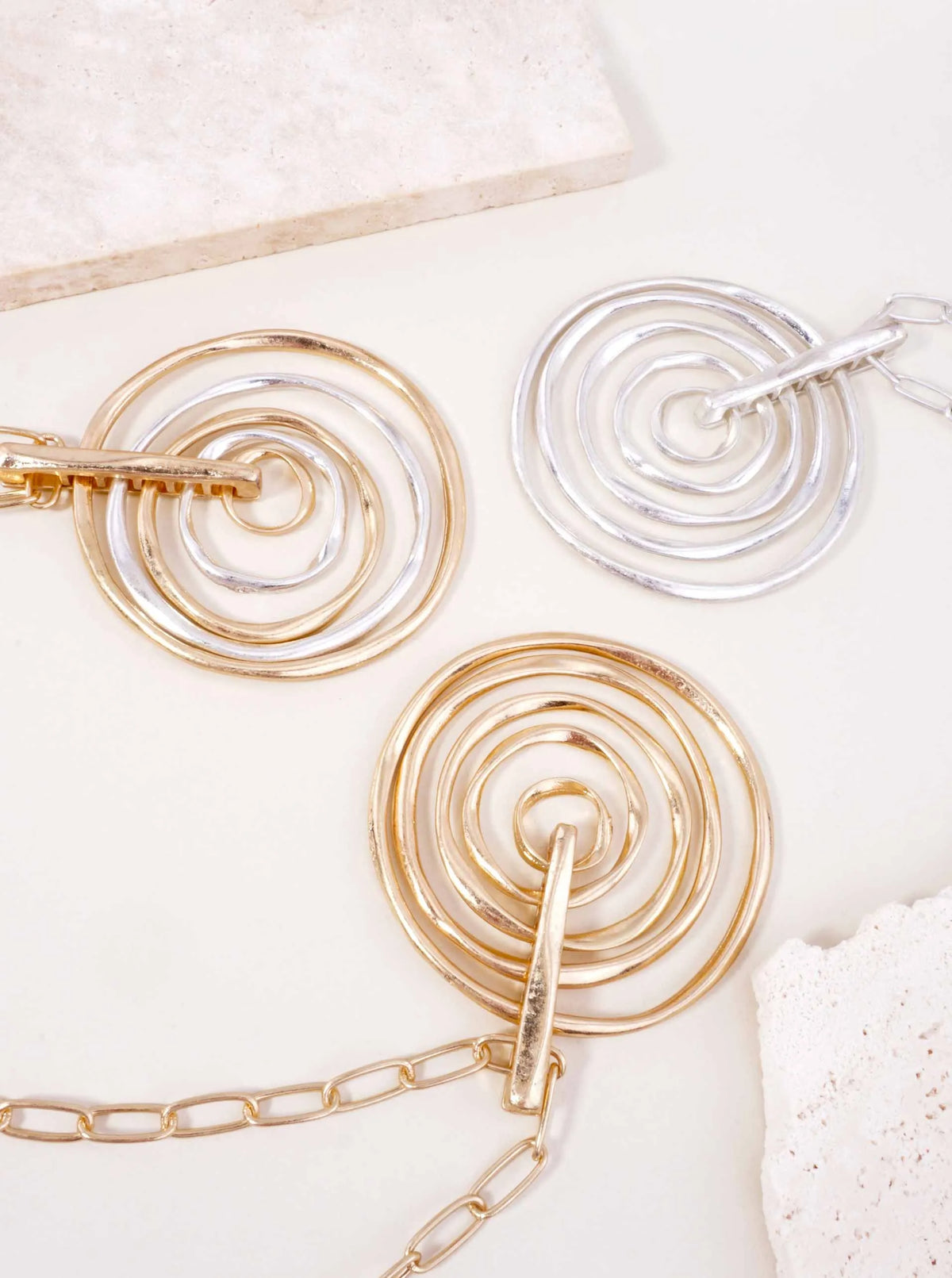 Statement-Multi-Circle-Matte-Pendant-Necklace-33-QN4798-WG-2-73UOIX23090626K0514.jpg