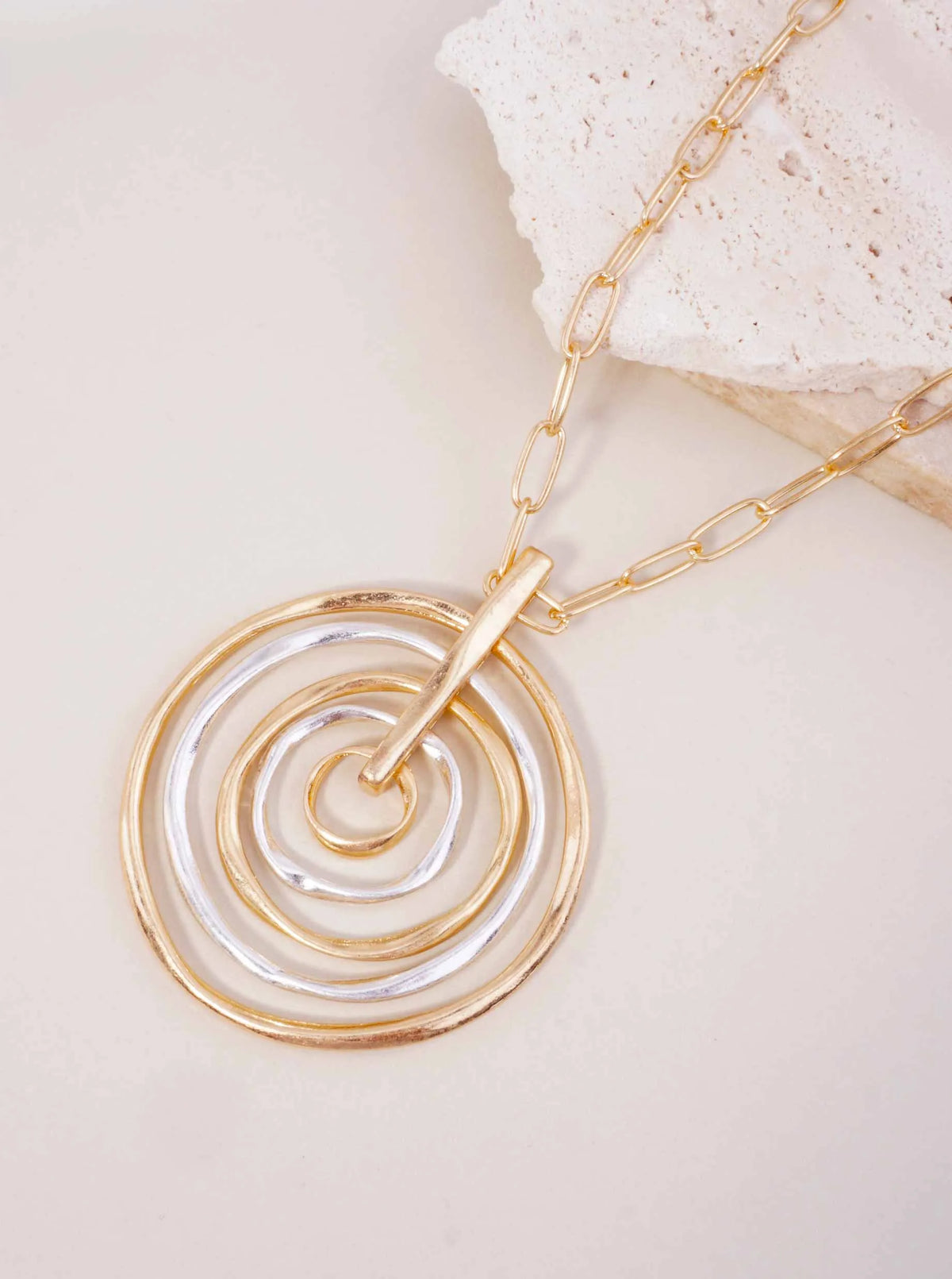 Statement-Multi-Circle-Matte-Pendant-Necklace-33-QN4798-WGWS-0-R52B3B23090626K0514.jpg