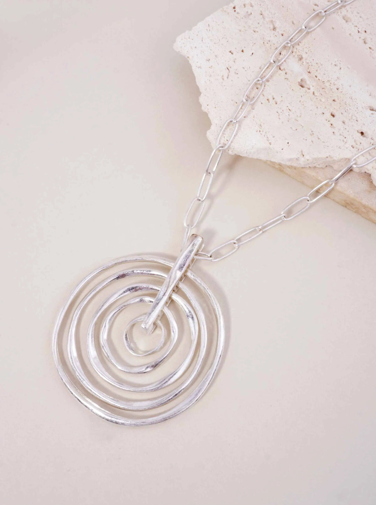 Statement-Multi-Circle-Matte-Pendant-Necklace-33-QN4798-WS-0-F5Z9T423090626K0514.jpg