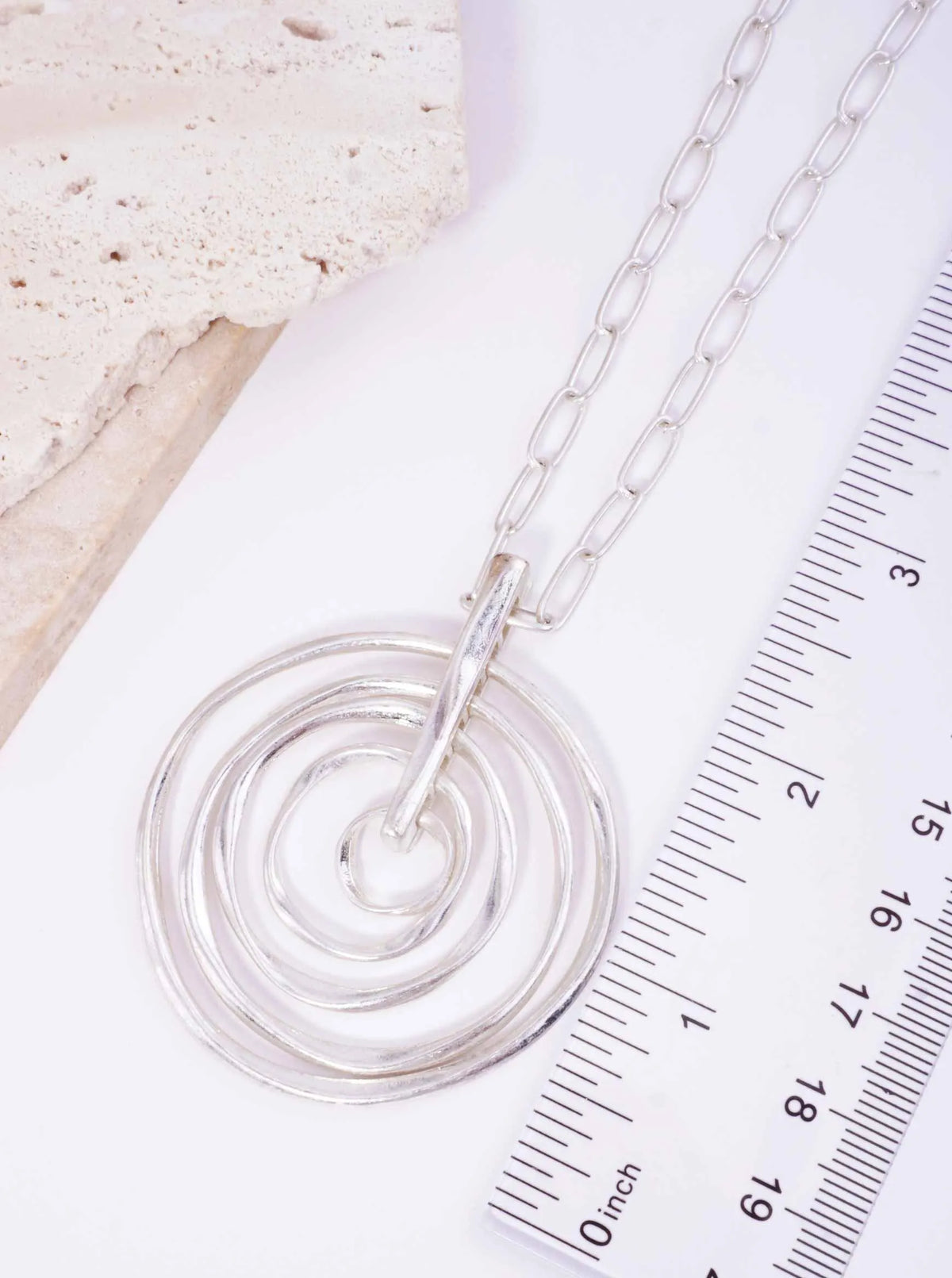 Statement-Multi-Circle-Matte-Pendant-Necklace-33-QN4798-WS-1-MEA6VD23090626K0514.jpg