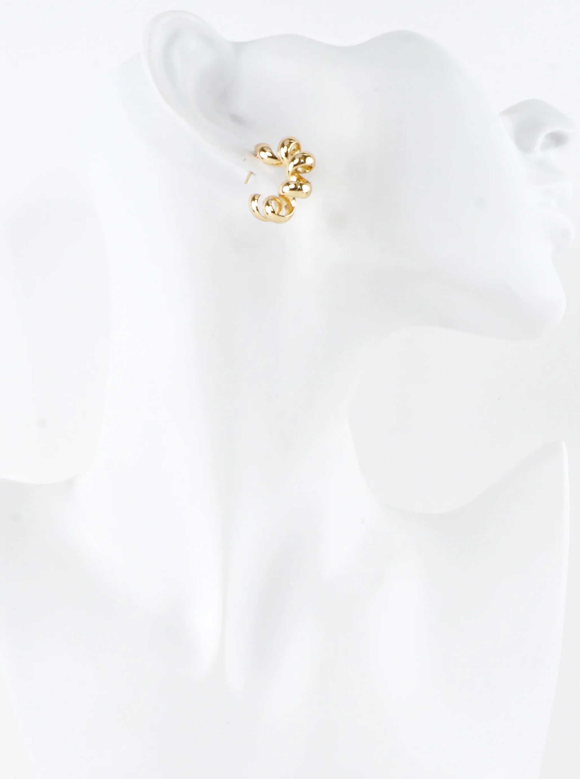 Tele-ties-Brass-Cord-Hoop-Earrings-Medium-KW-SJE3103213-GLD-2-59D14903040926K0401.jpg