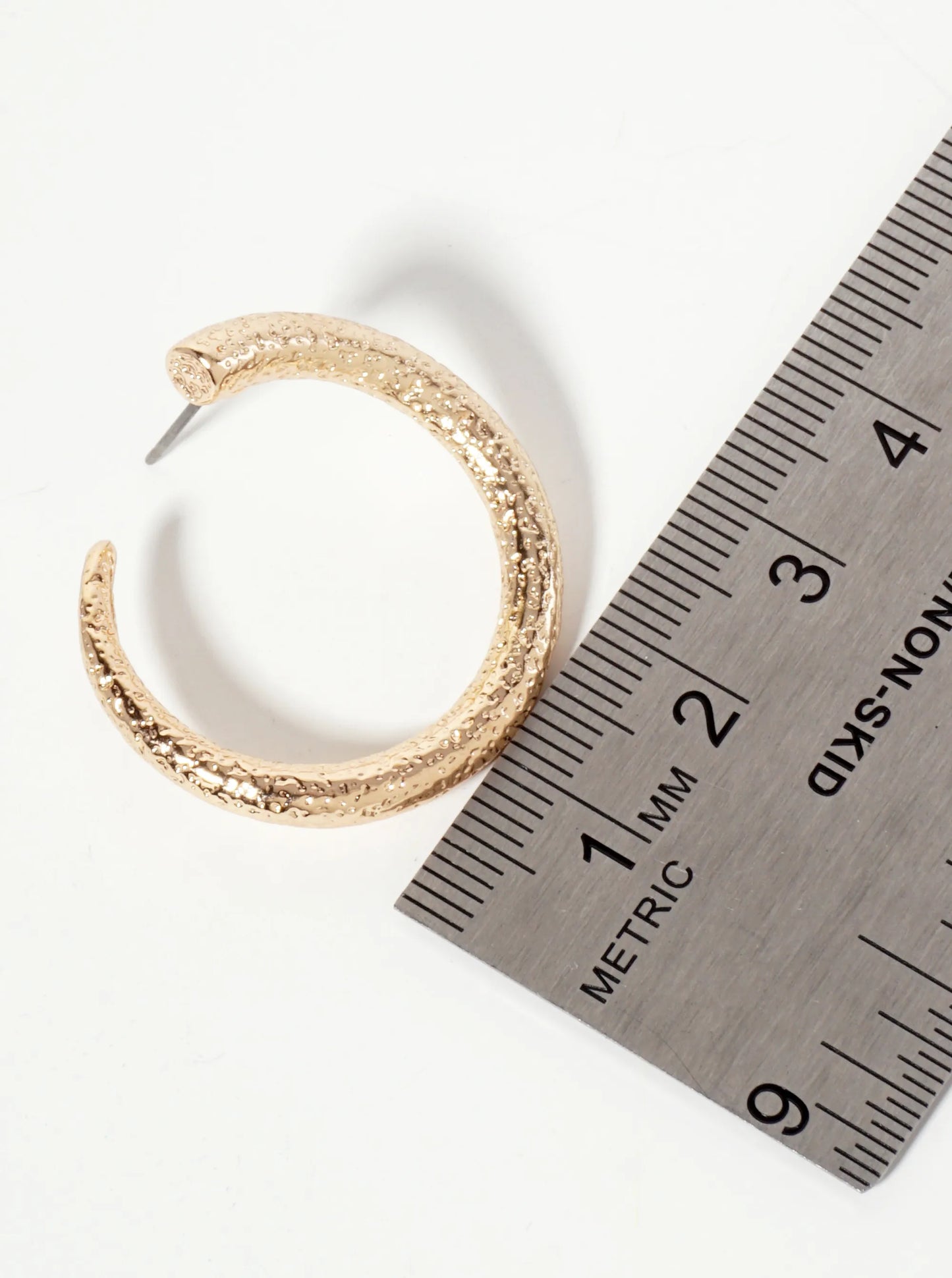 Textured 30mm Front-Facing Hoop Earrings