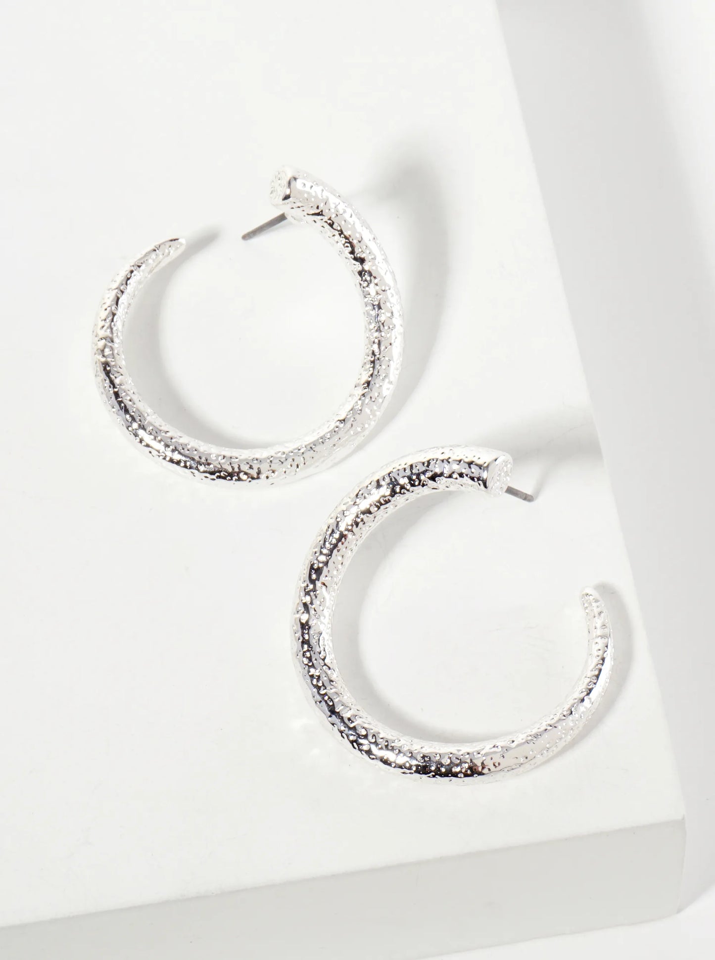 Textured 30mm Front-Facing Hoop Earrings