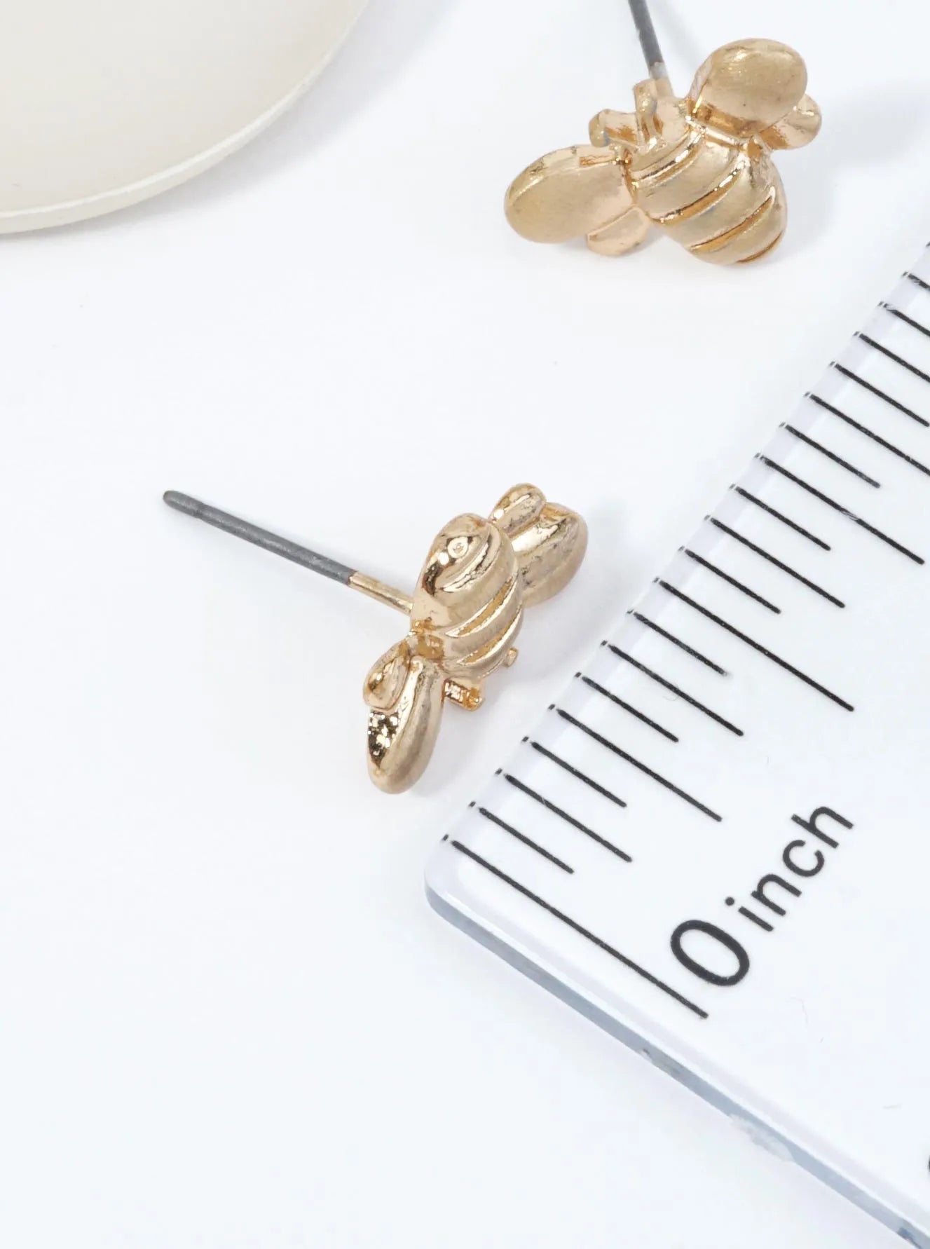 Textured-Brass-Bee-Stud-Earrings-61-E7386-G-2-D53Q9613070126K1029.jpg