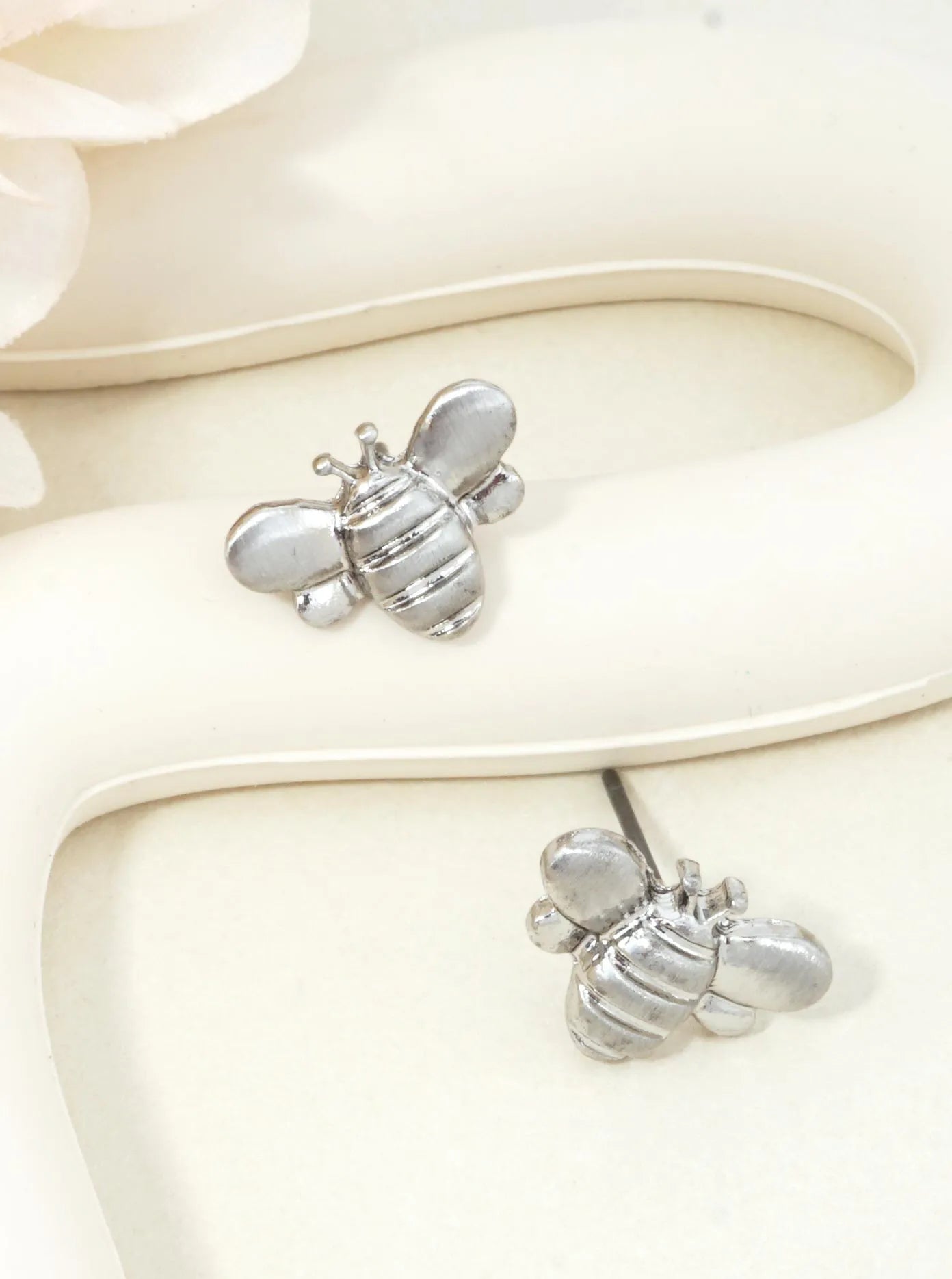Textured-Brass-Bee-Stud-Earrings-61-E7386-R-0-OG96KZ13070126K1029.jpg