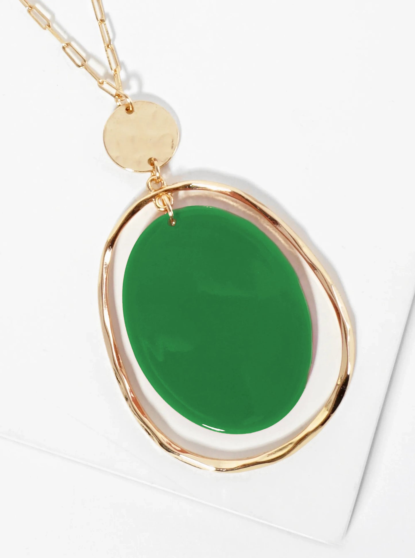 Textured Circle Encasing An Acetate Oval Pendant 30 Inch Long Necklace