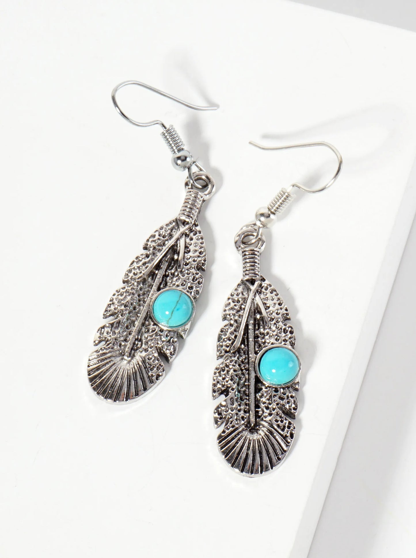 Textured Feather Design Western Dangle Earrings With Turquoise Stones