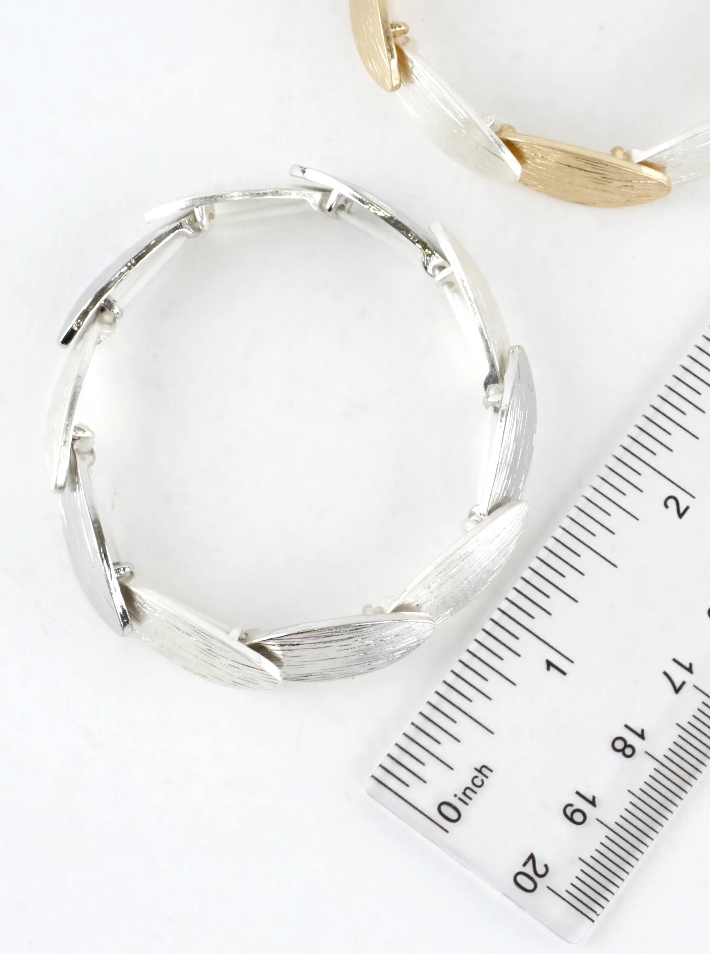Textured Oval Overlap Stretch Bracelet