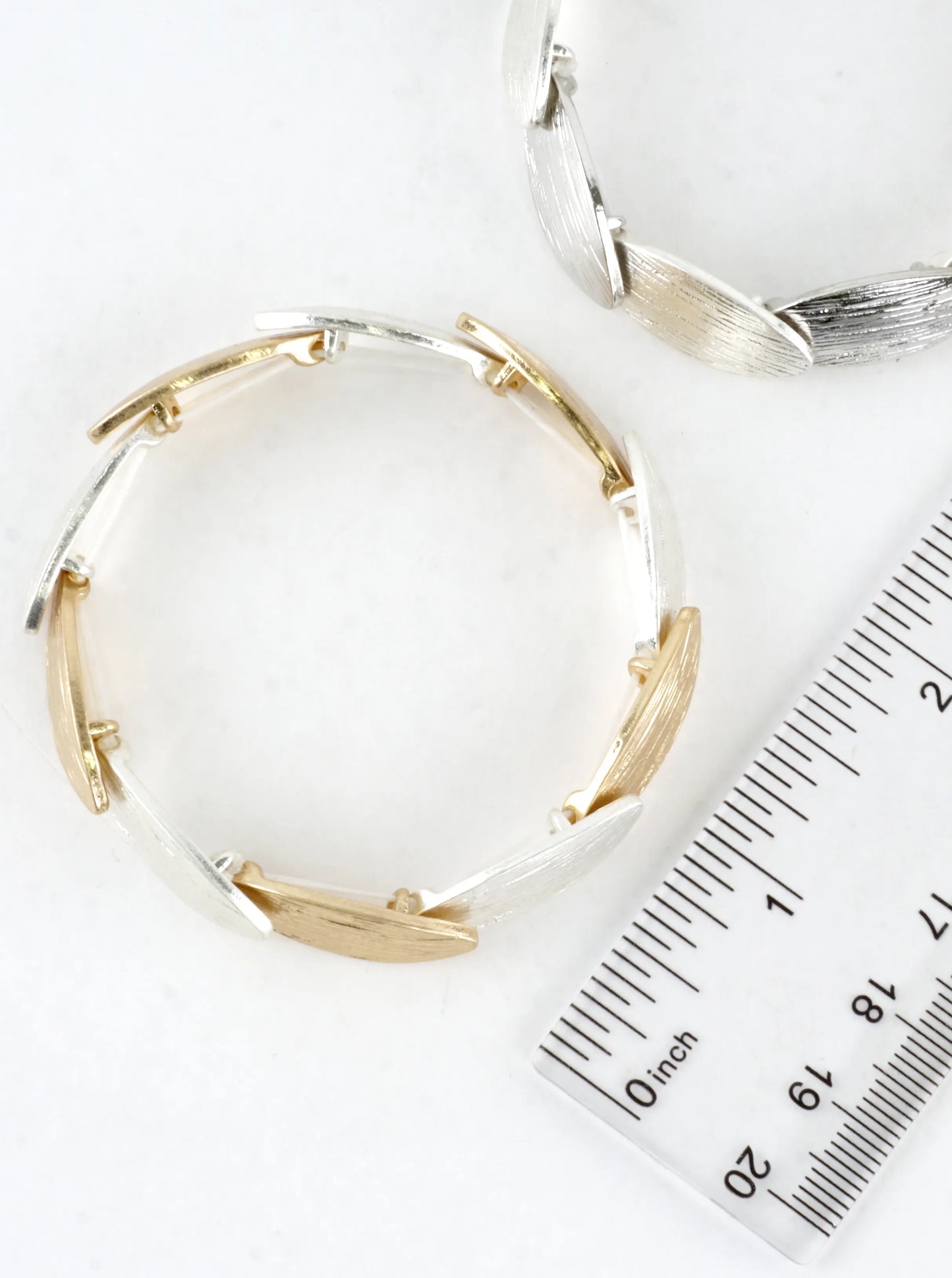 Textured Oval Overlap Stretch Bracelet