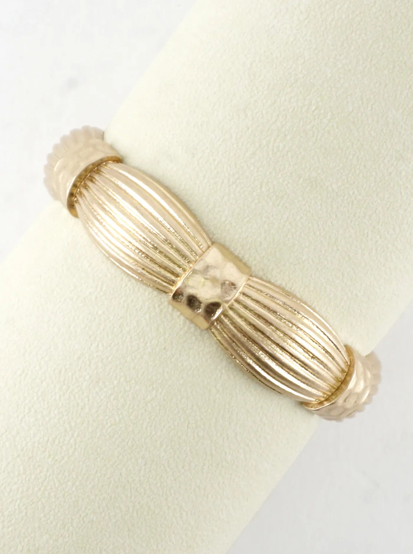 Textured Ribbed Sections Stretch Bracelet