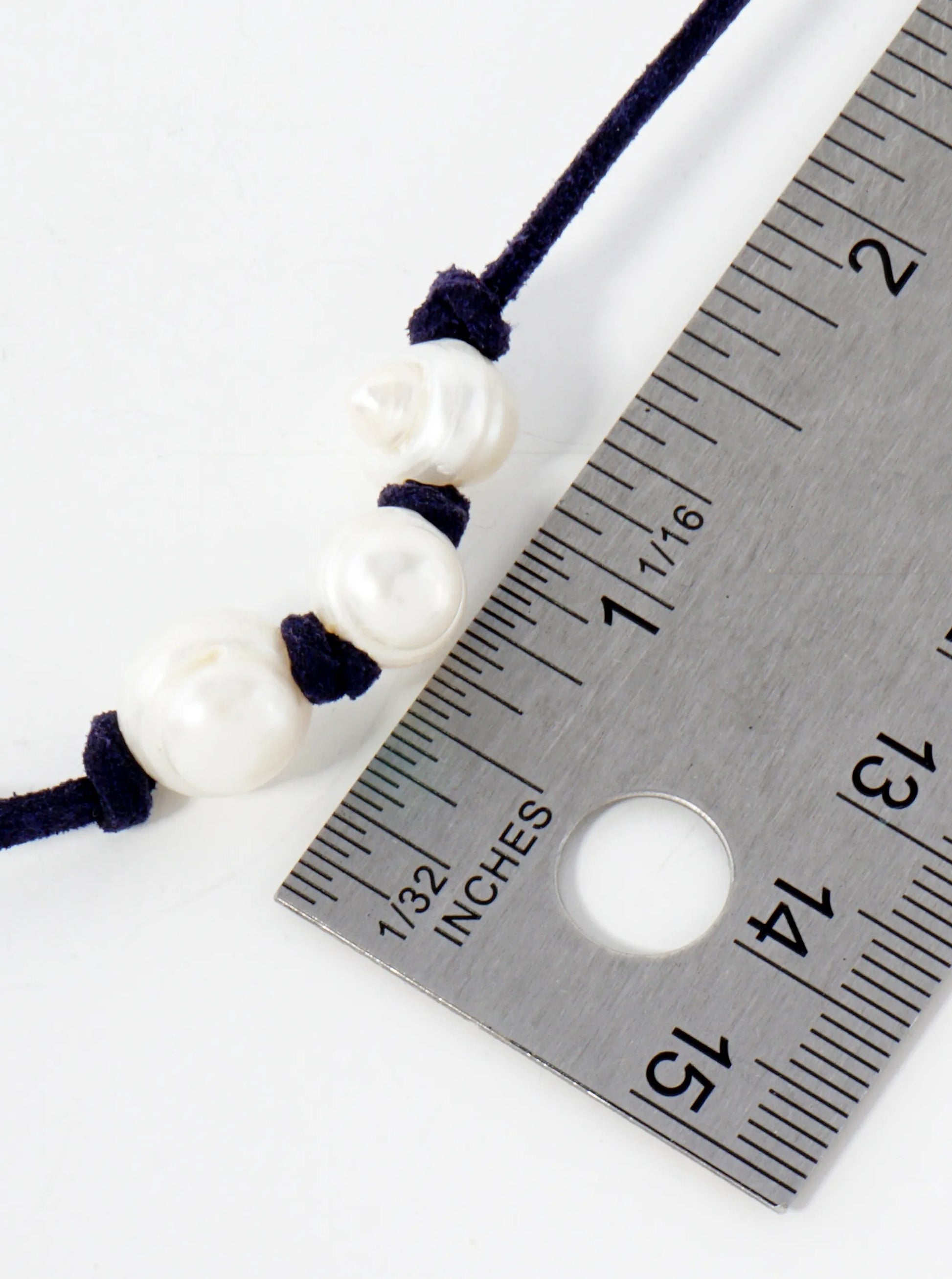 Three-Freshwater-Pearl-Leatherette-12-Inch-Choker-Necklace-33-QN229-BL-3-6GQ1AF03062625K1159.jpg