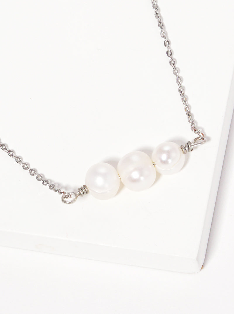 Tri Freshwater Pearls Pendant Choker Necklace