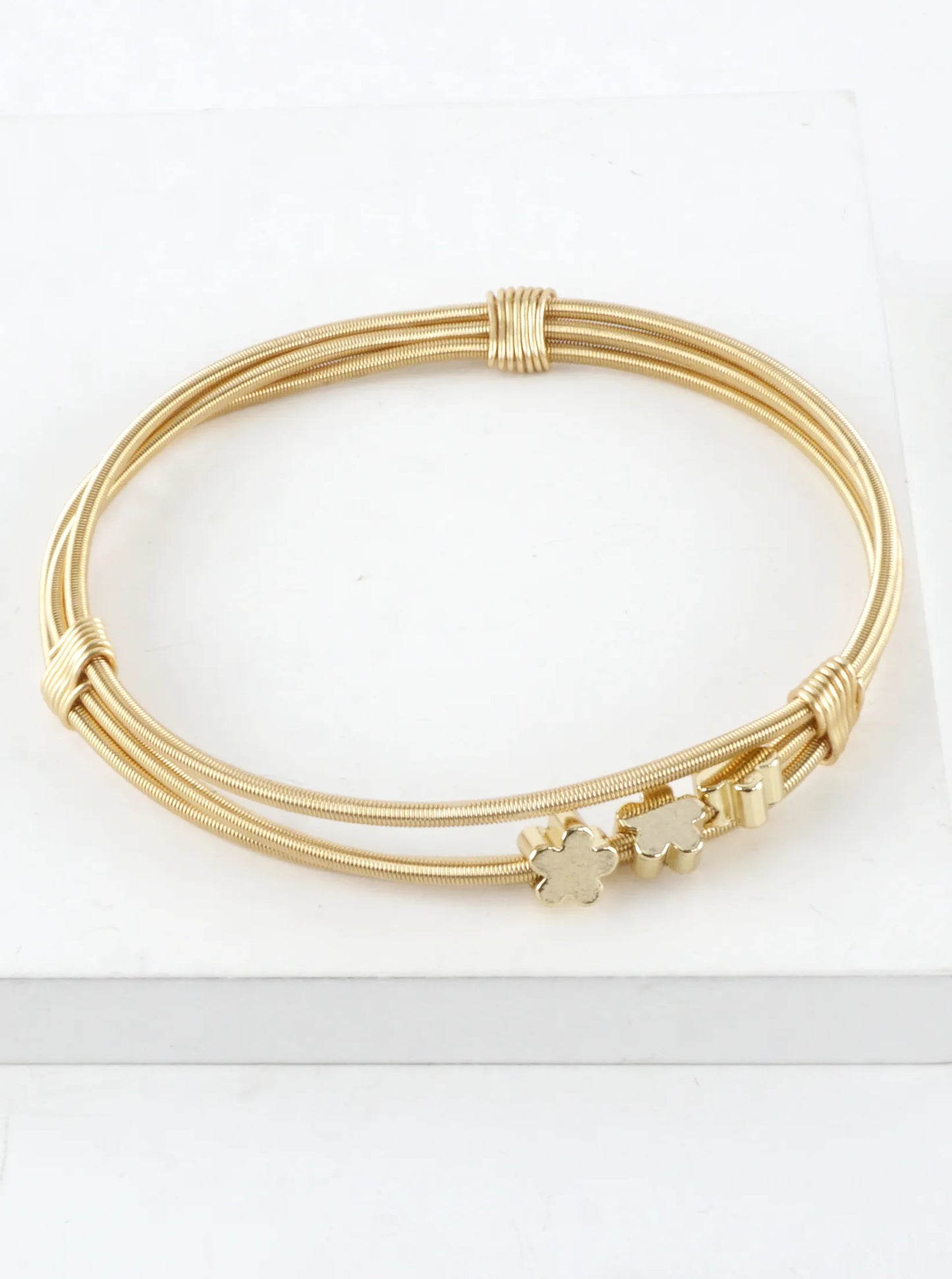 Triple Flower Stretch Spring Wire Bracelet