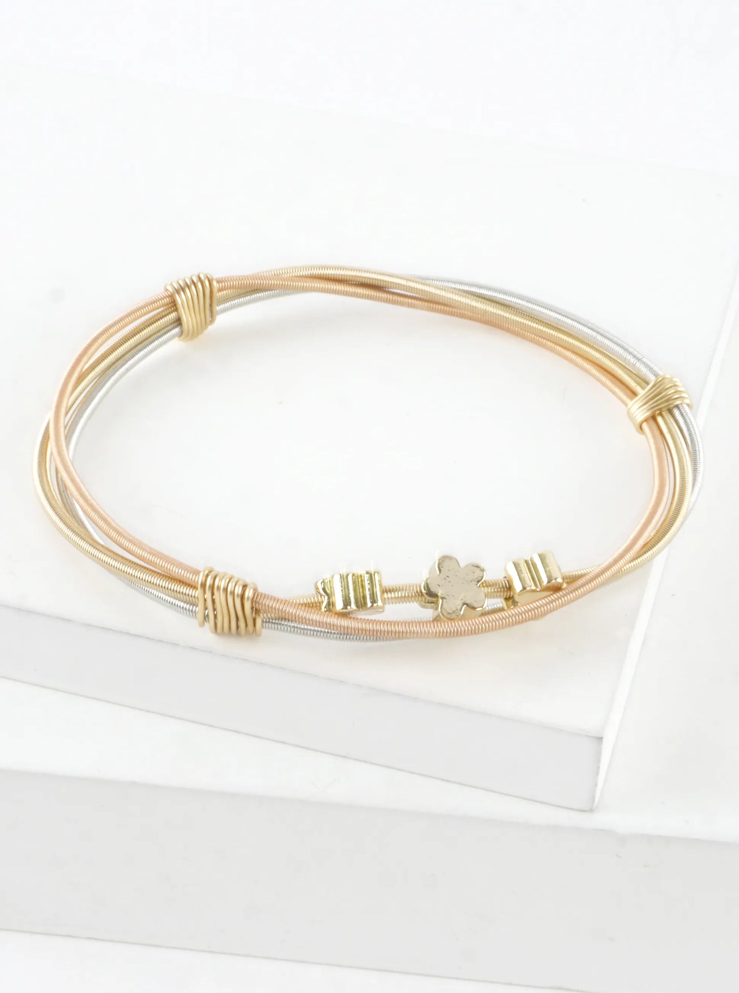 Triple Flower Stretch Spring Wire Bracelet