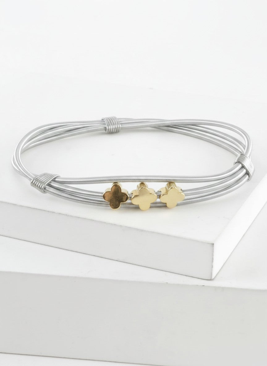 Triple Quatrefoil Stretch Spring Wire Bracelet
