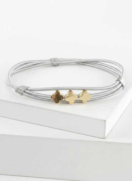 Triple Quatrefoil Stretch Spring Wire Bracelet