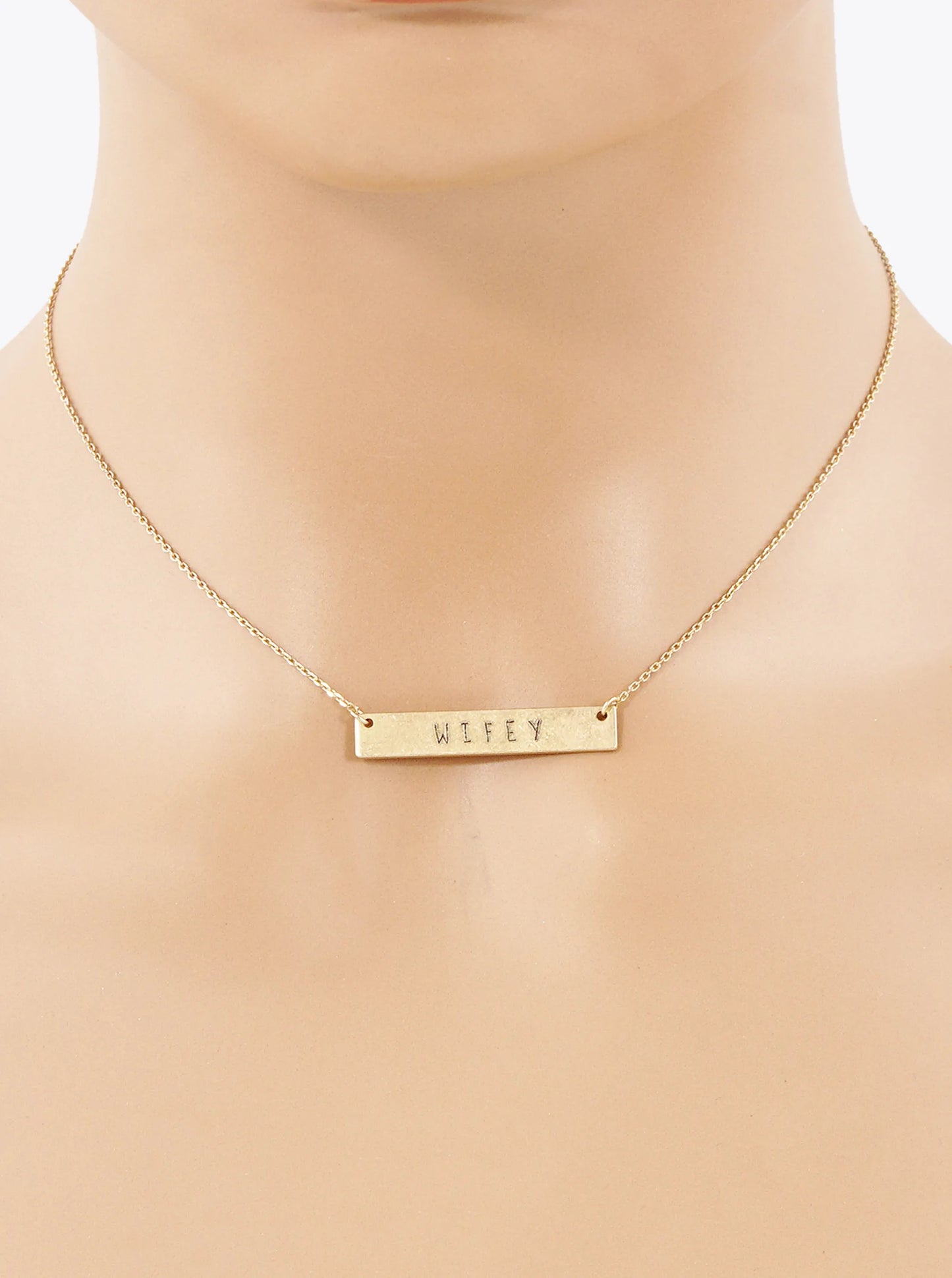 Wify Engraved Horizontal Bar Pendant Necklace