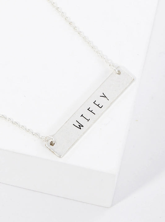 Wify Engraved Horizontal Bar Pendant Necklace