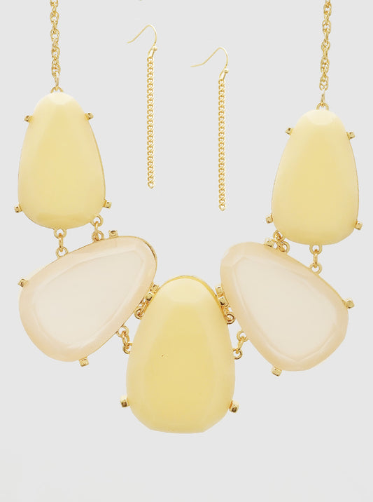 GEOMETRIC SHAPE RESIN BIB NECKLACE SET GOLD-YELLOW-CREAM