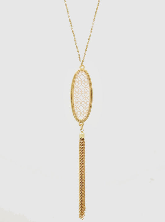 QUATREFOIL STENCIL OVAL SHAPE METAL TASSEL LONG NECKLACE SET WORN GOLD-PEACH